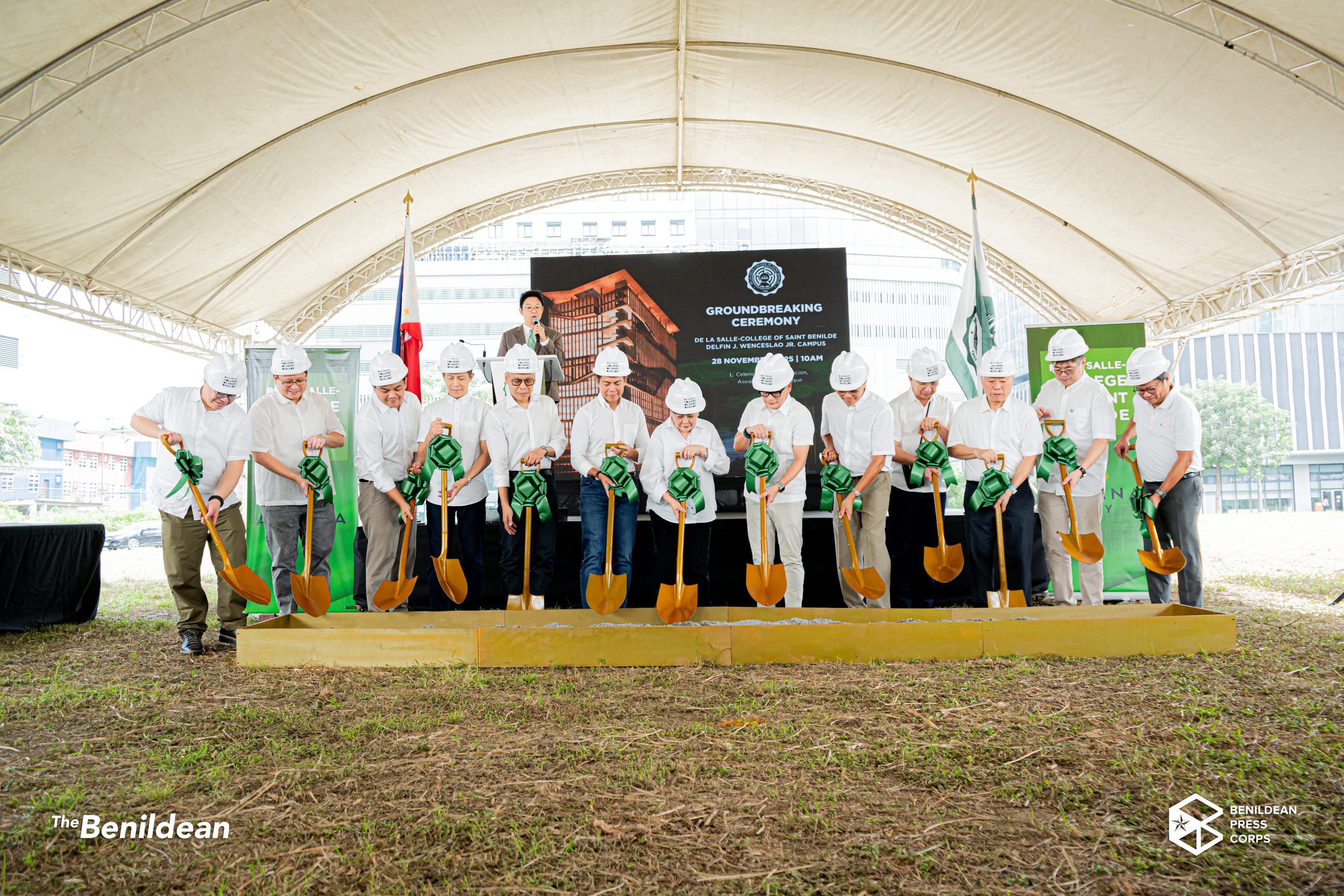 Photo By John Cadungog