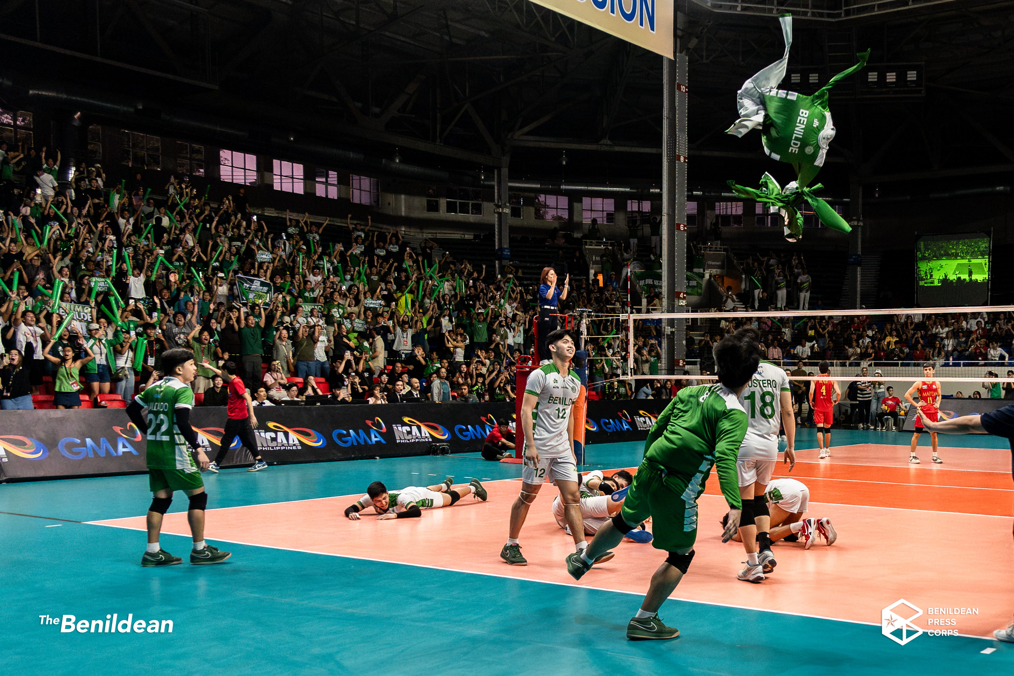 Photo By John Cadungog